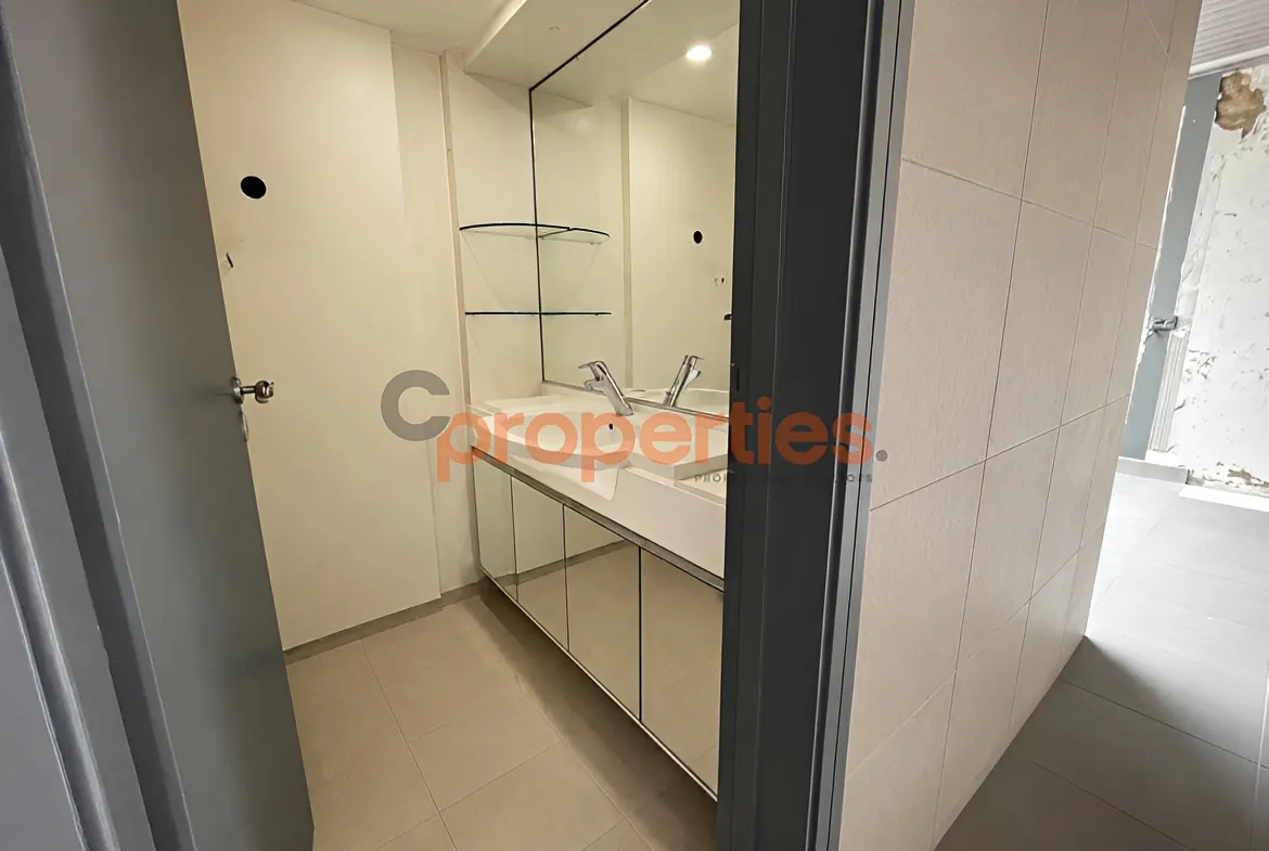 Office for Rent in Saifi Village