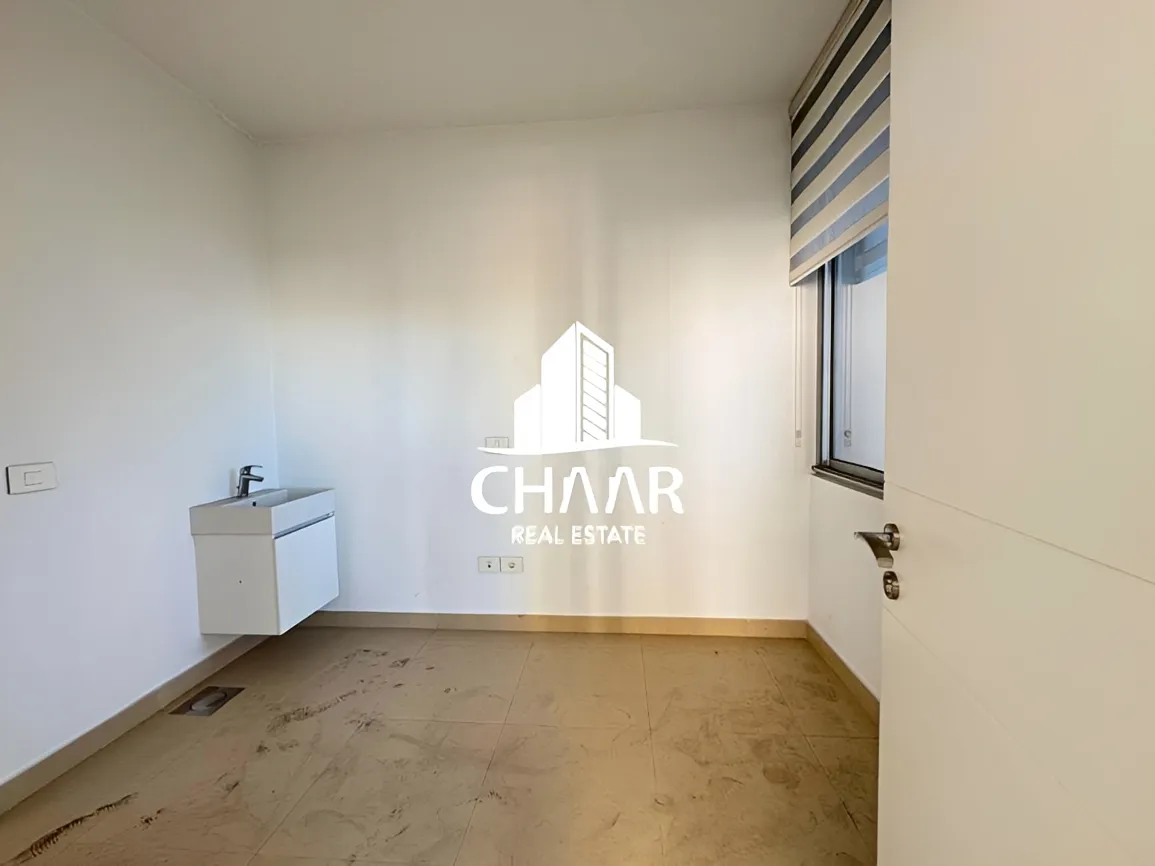 Office for sale in Clemenceau, Bayrut, Lebanon