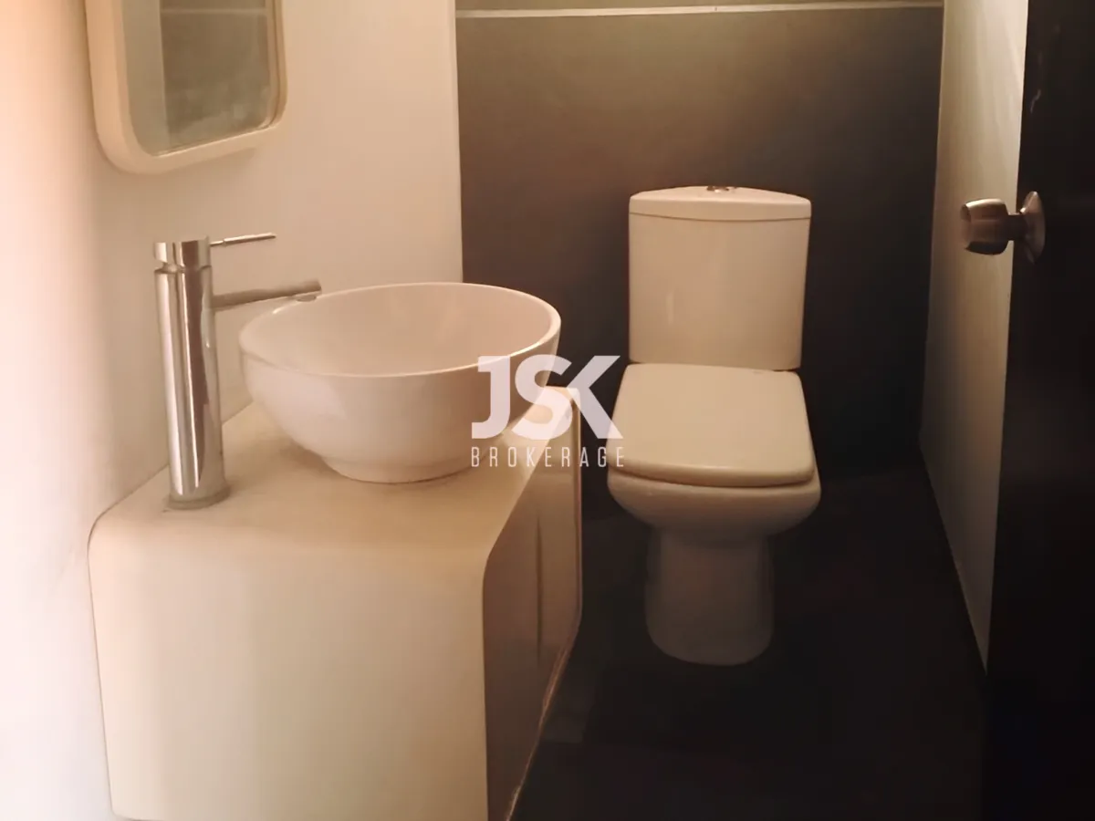 Office for Sale in Jounieh
