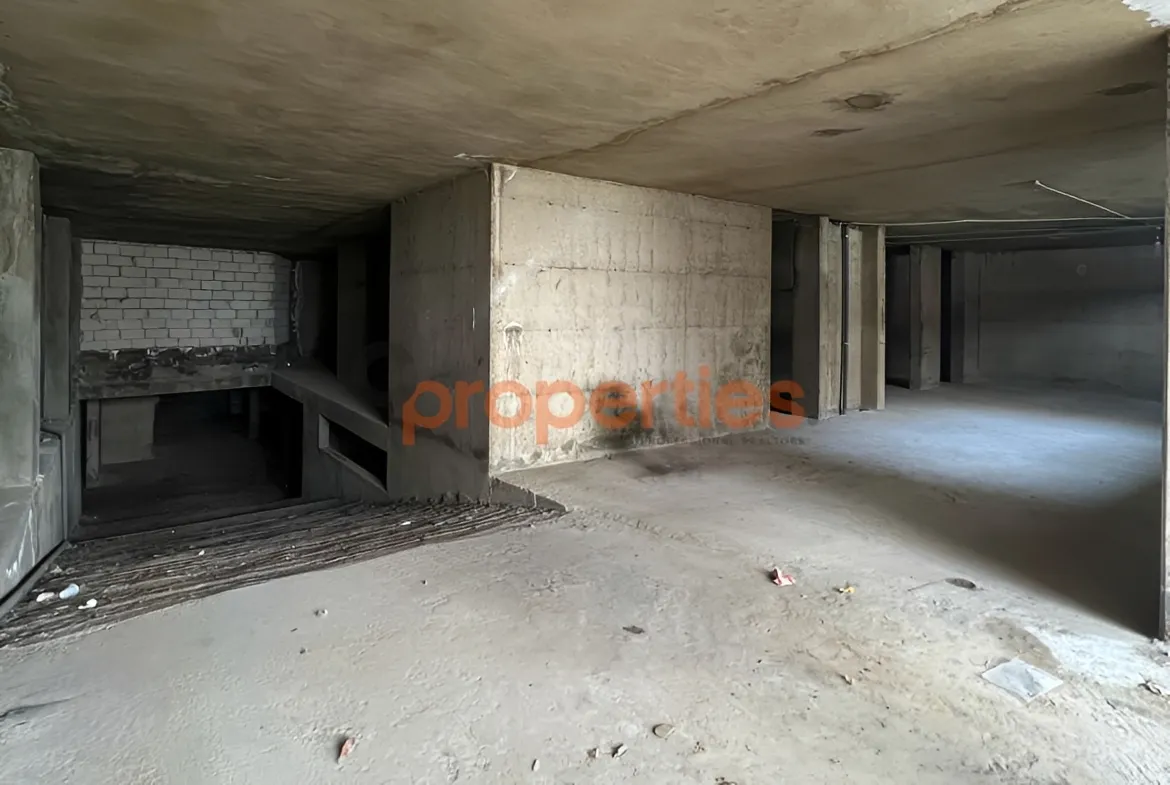 Warehouse for sale in Hadath
