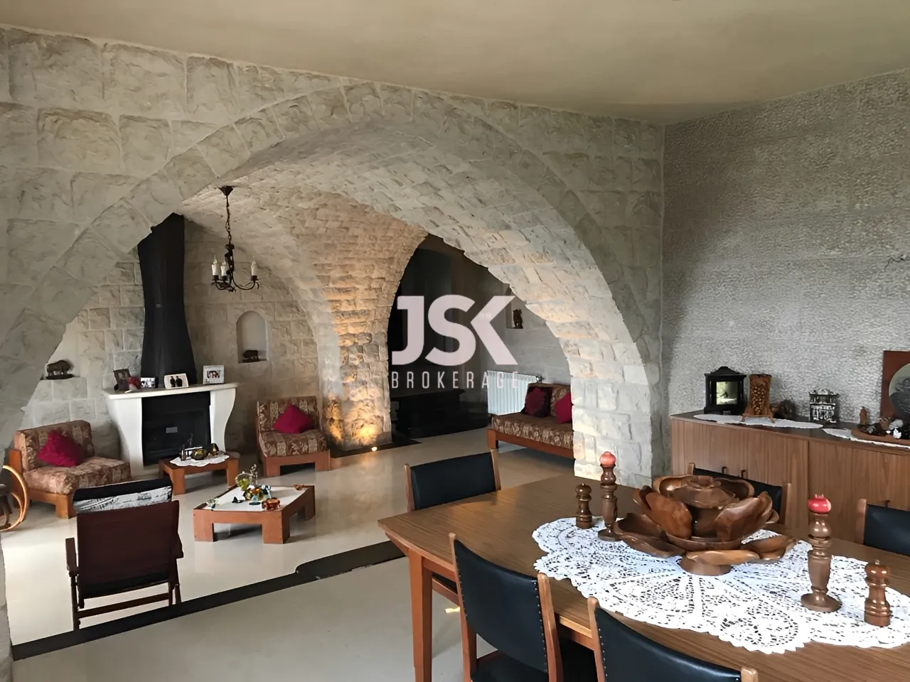 Villa for Sale in Ajaltoun