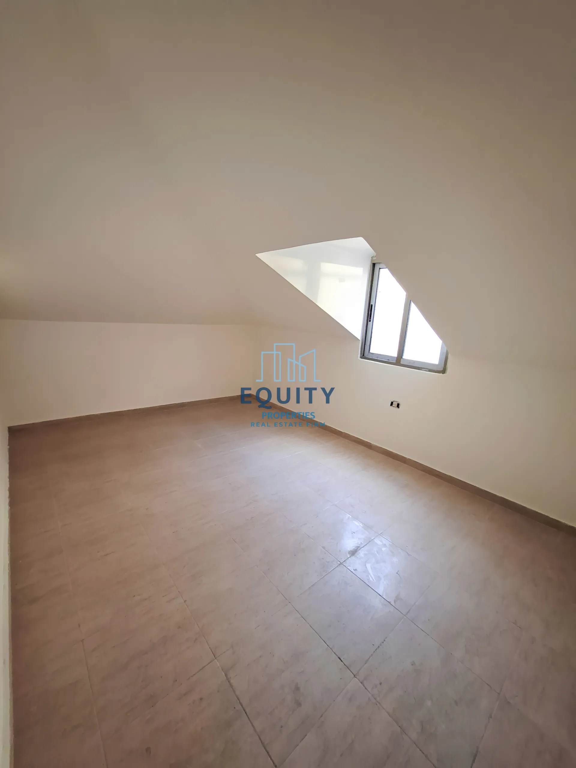 Duplex for Sale in Kfaryassine - 4 bed, 3 bath