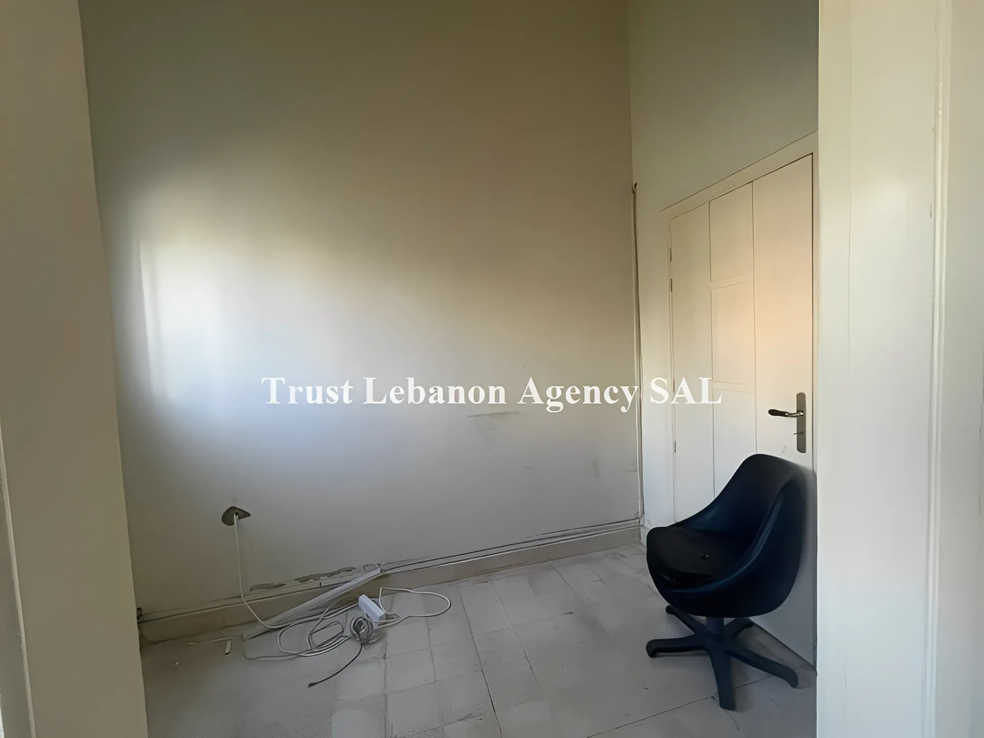 Office for rent in Metn, Zalka