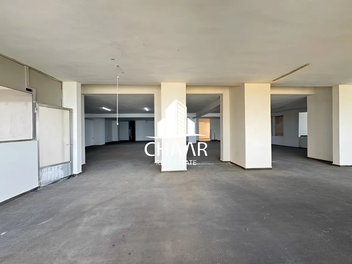 Warehouse for rent in Ramleh Al Bayda, Beirut, Lebanon