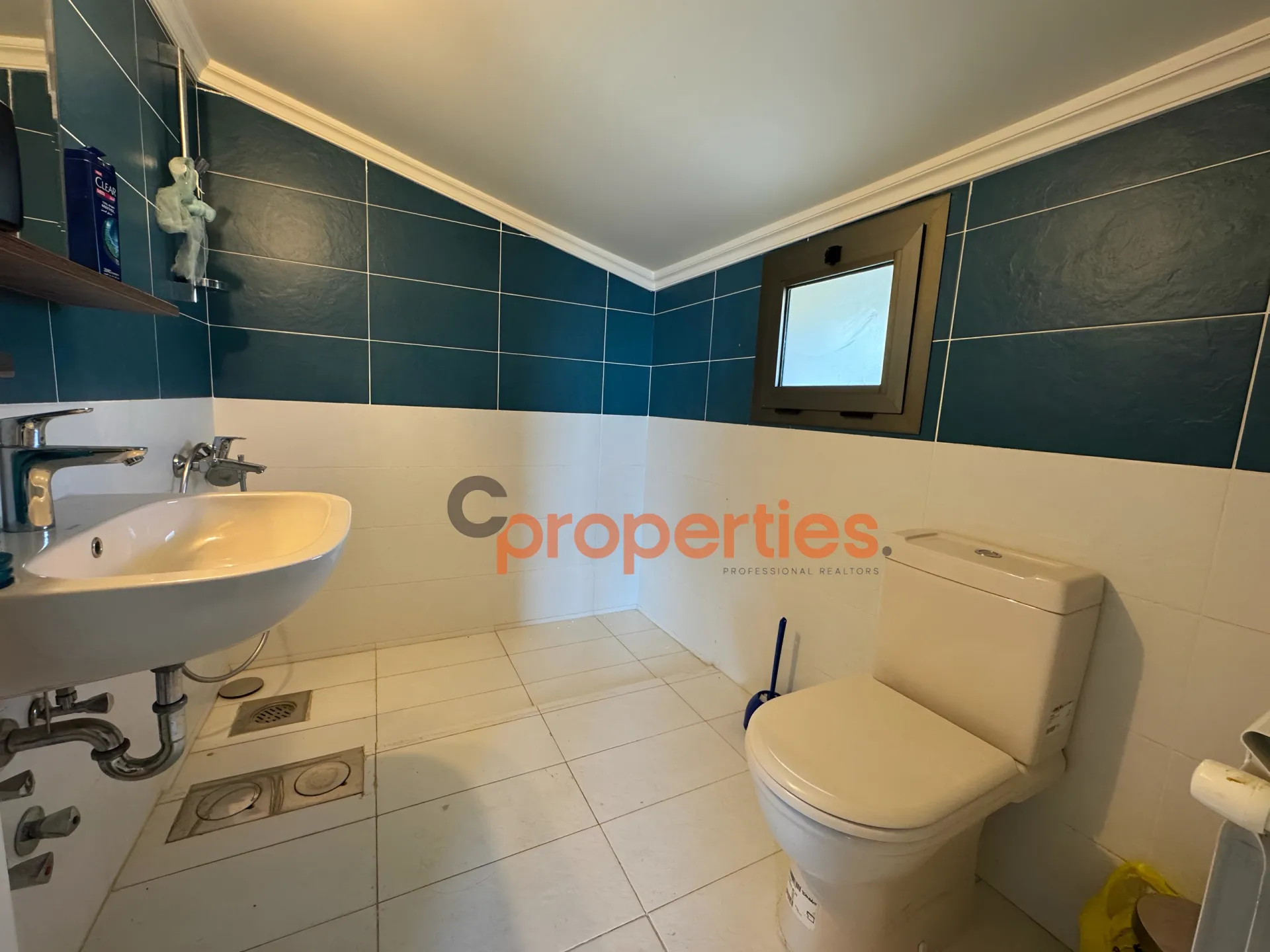 Villa for Sale in Aachqout