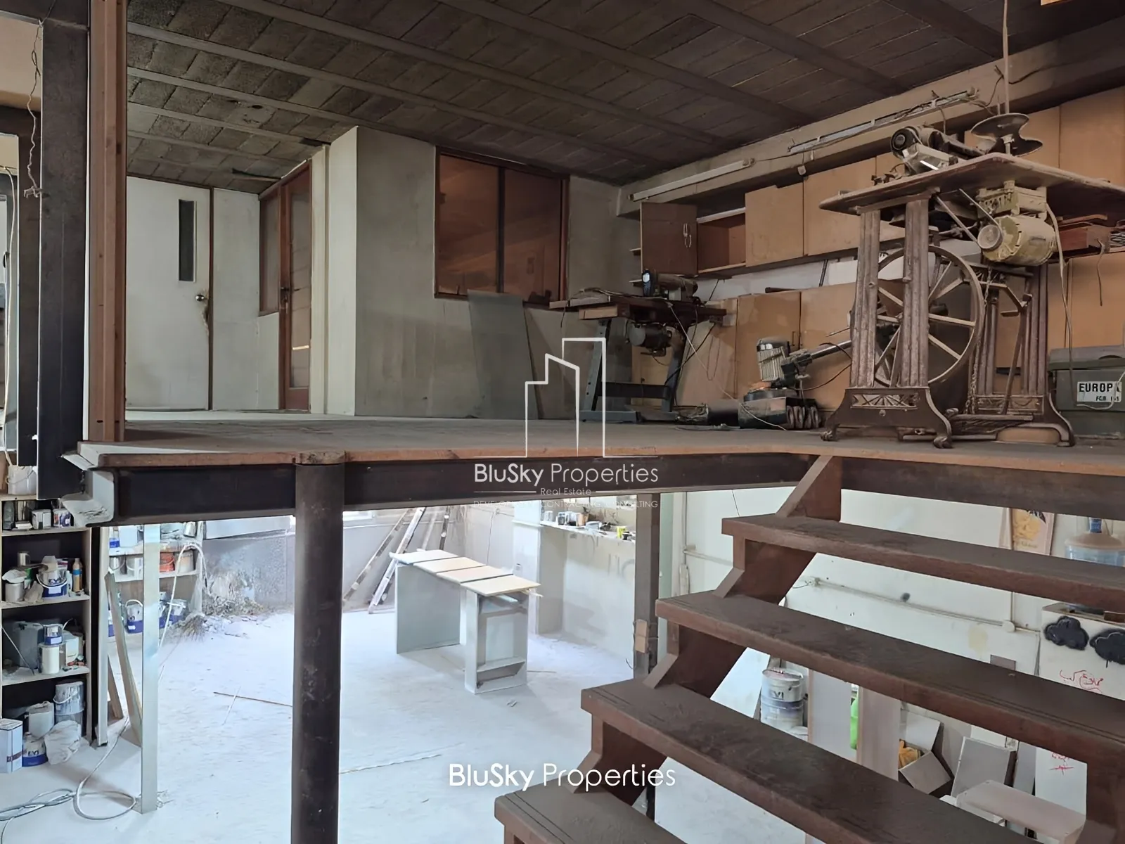 Warehouse for sale in Jdeideh