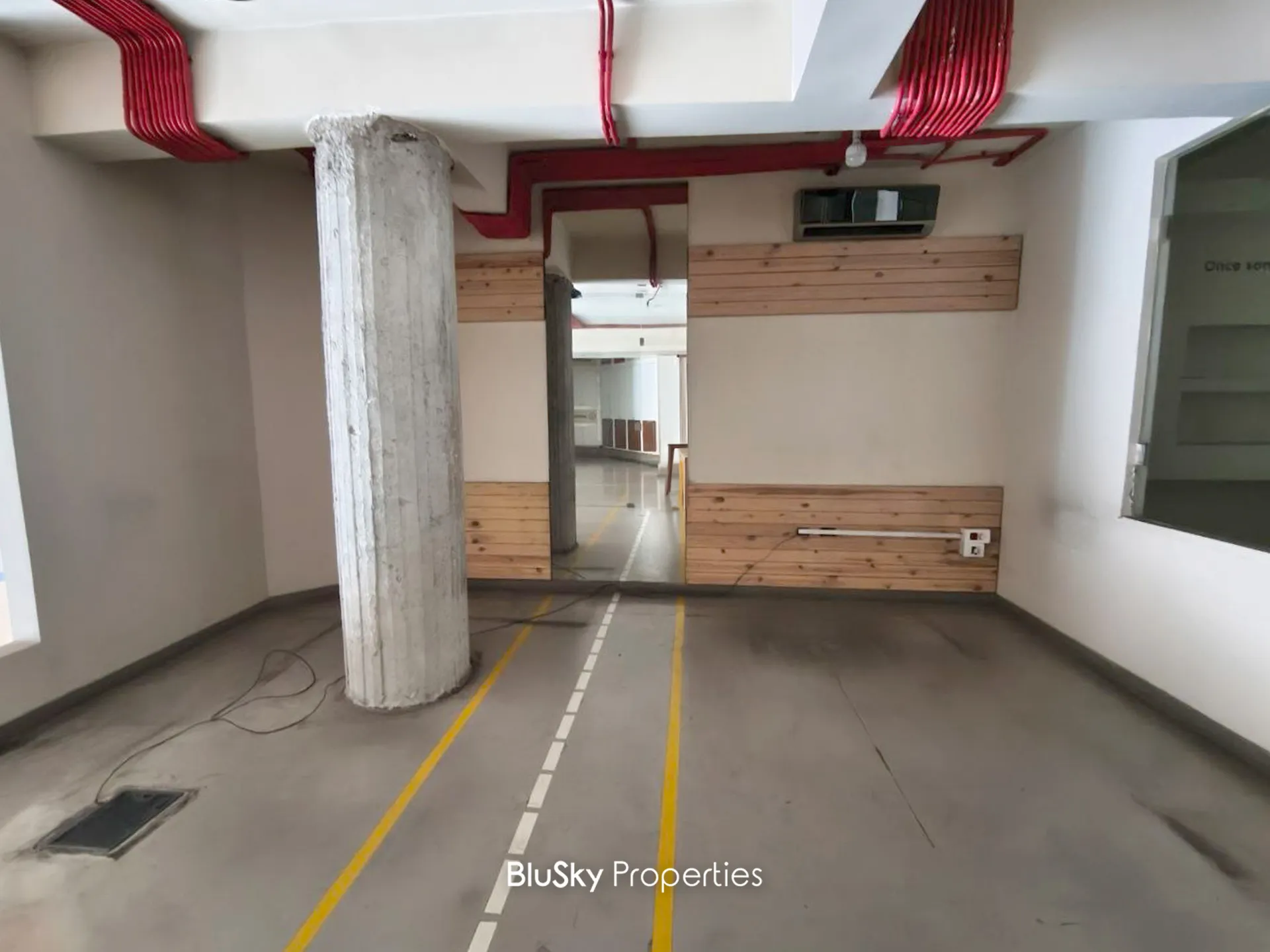 Showroom for rent in Dora, lebanon