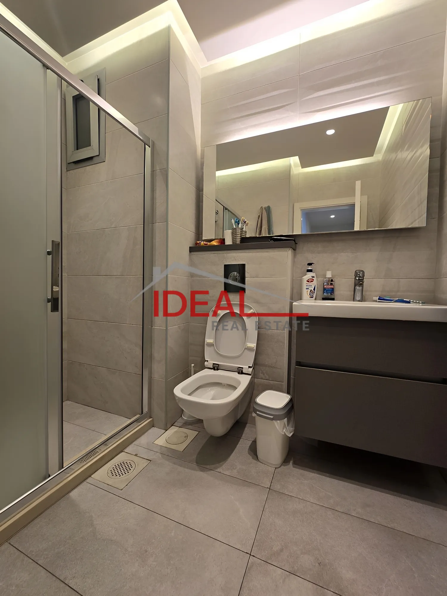 Apartment for Sale in Ain el remmeneh