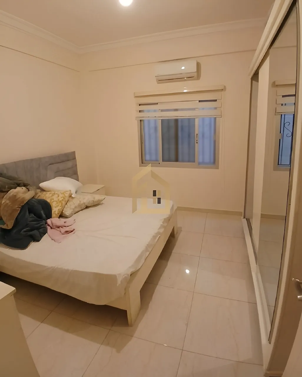 Apartment for Sale in Ain El Mraiseh, Bayrut, Lebanon - 2 bed, 1 bath