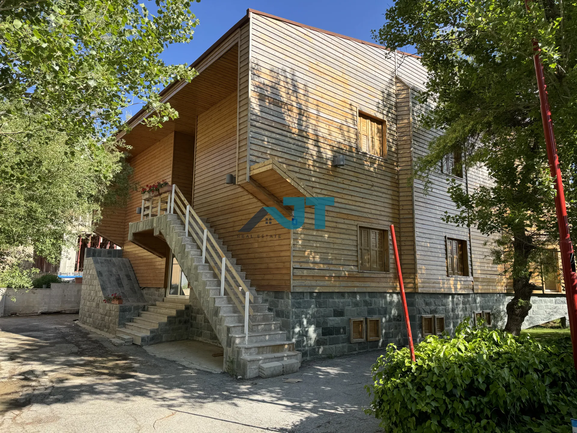 Apartment for Sale in Kfardebian
