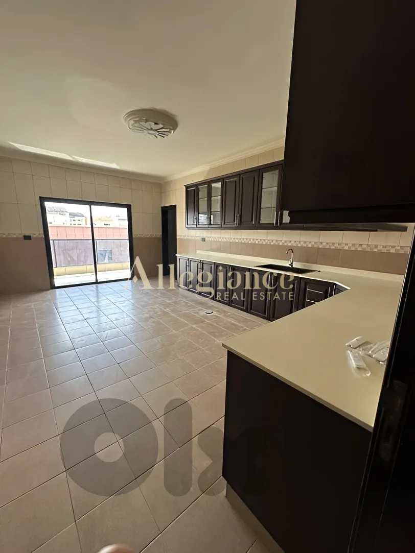 Apartment for sale in Greater Sour