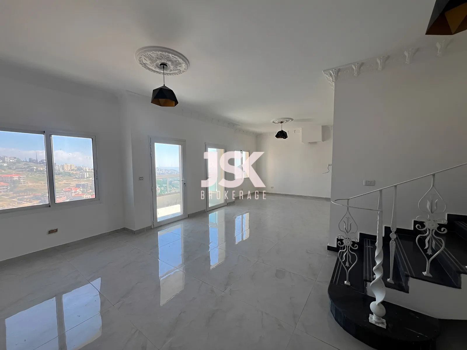 Duplex for Sale in Saoufar - 5 bed, 6 bath