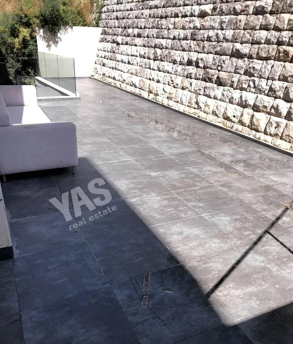 Apartment for Sale in Ballouneh