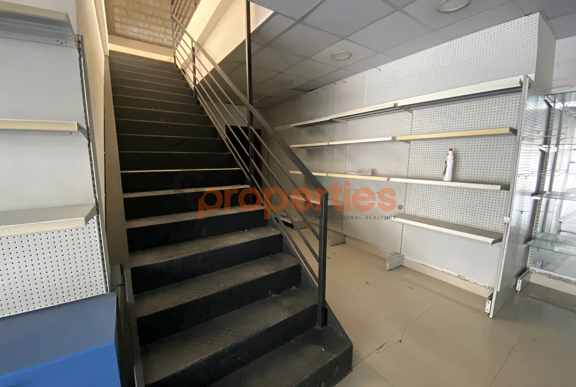Showroom for Rent in Hazmieh