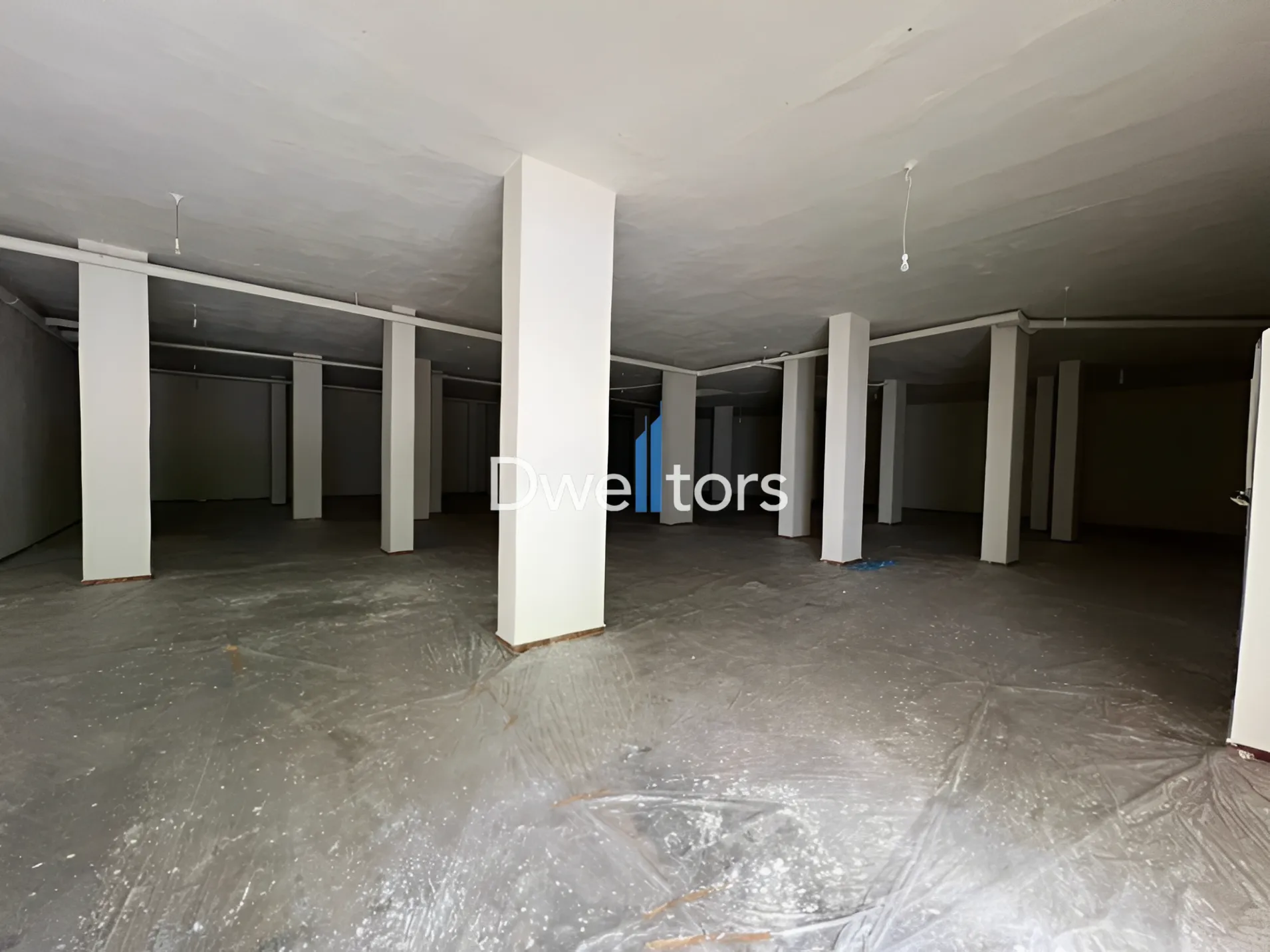 Commercial Commercial for rent in Aaoukar, Lebanon
