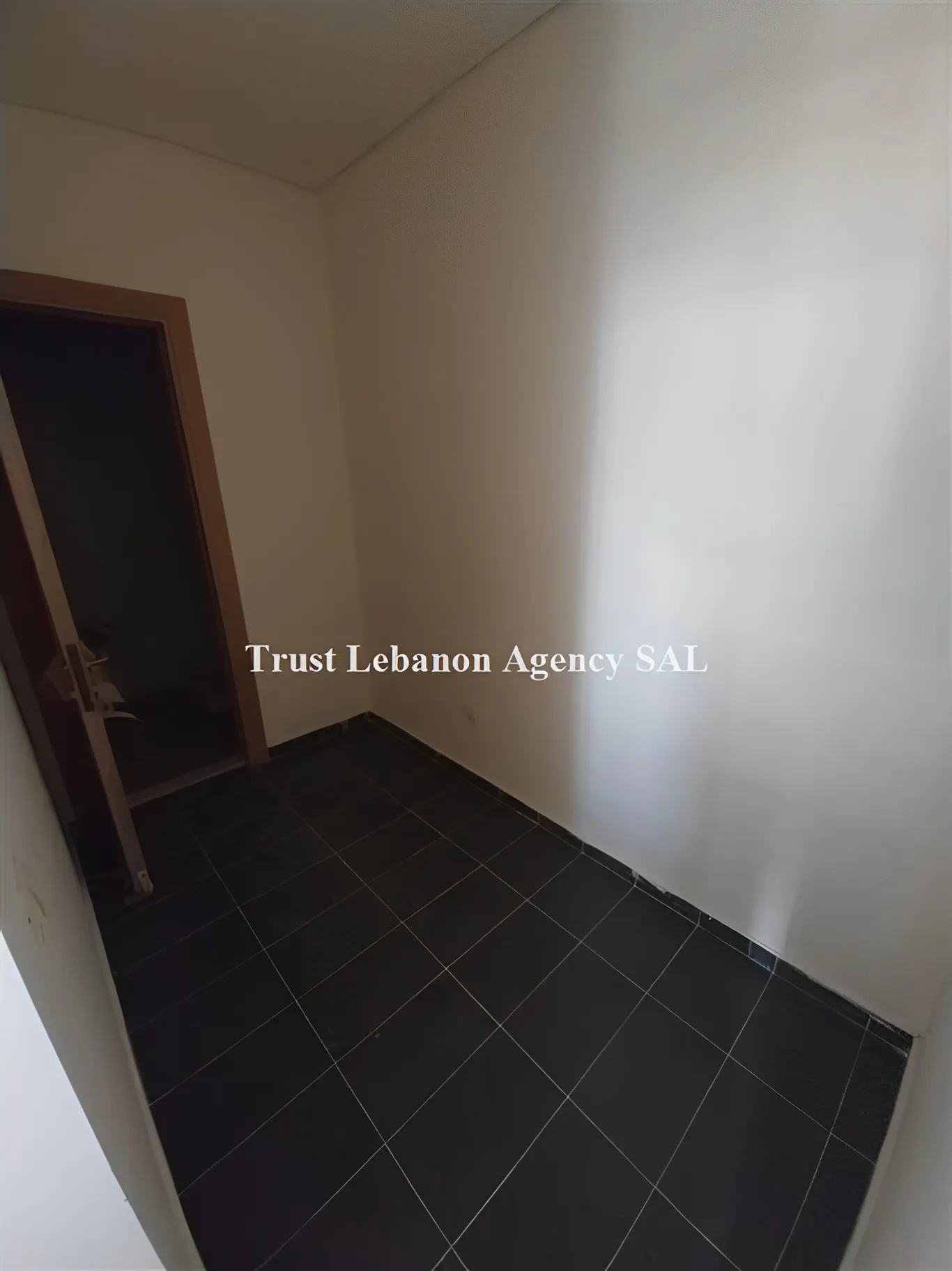 Apartment for Sale in Baabda, Louaizeh - 3 bed, 4 bath