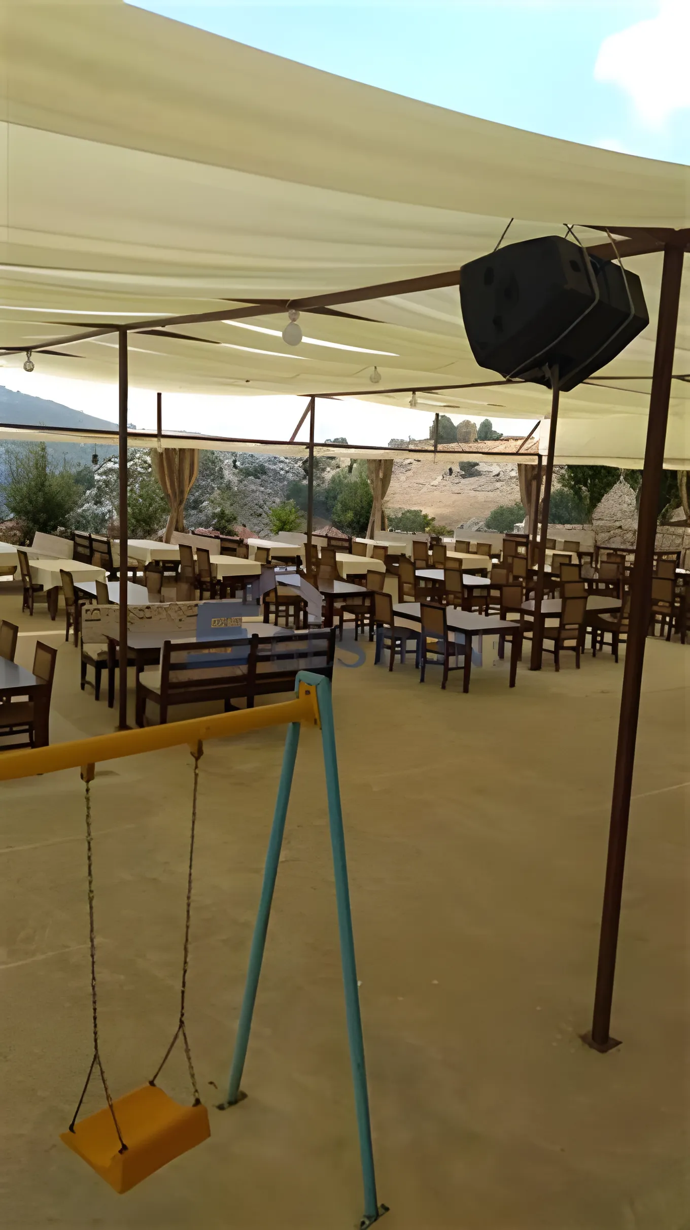 Restaurant for sale in Mayrouba