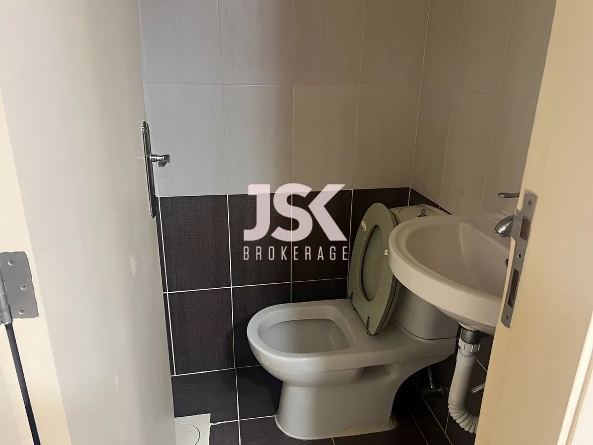 Warehouse for Sale in Ain el remmeneh