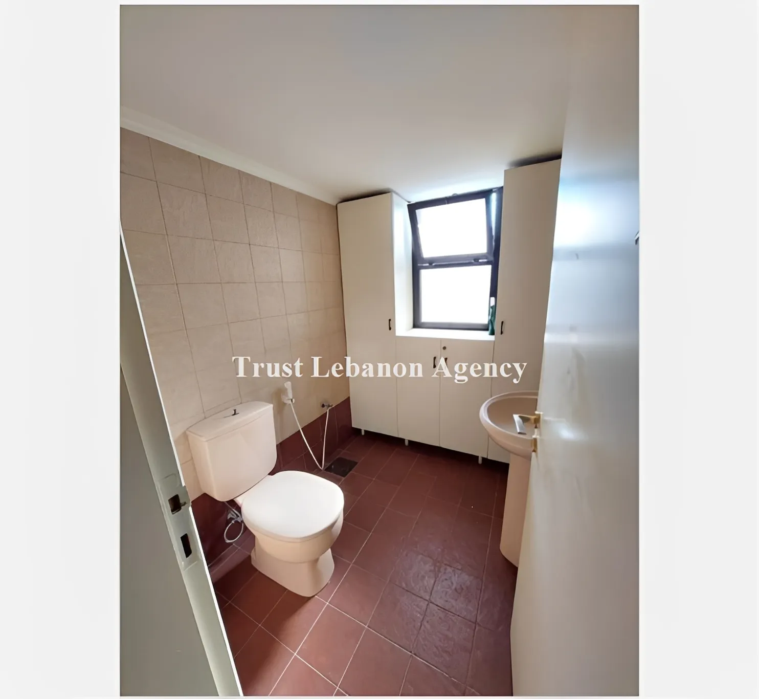 Office for rent in Baabda, Badaro