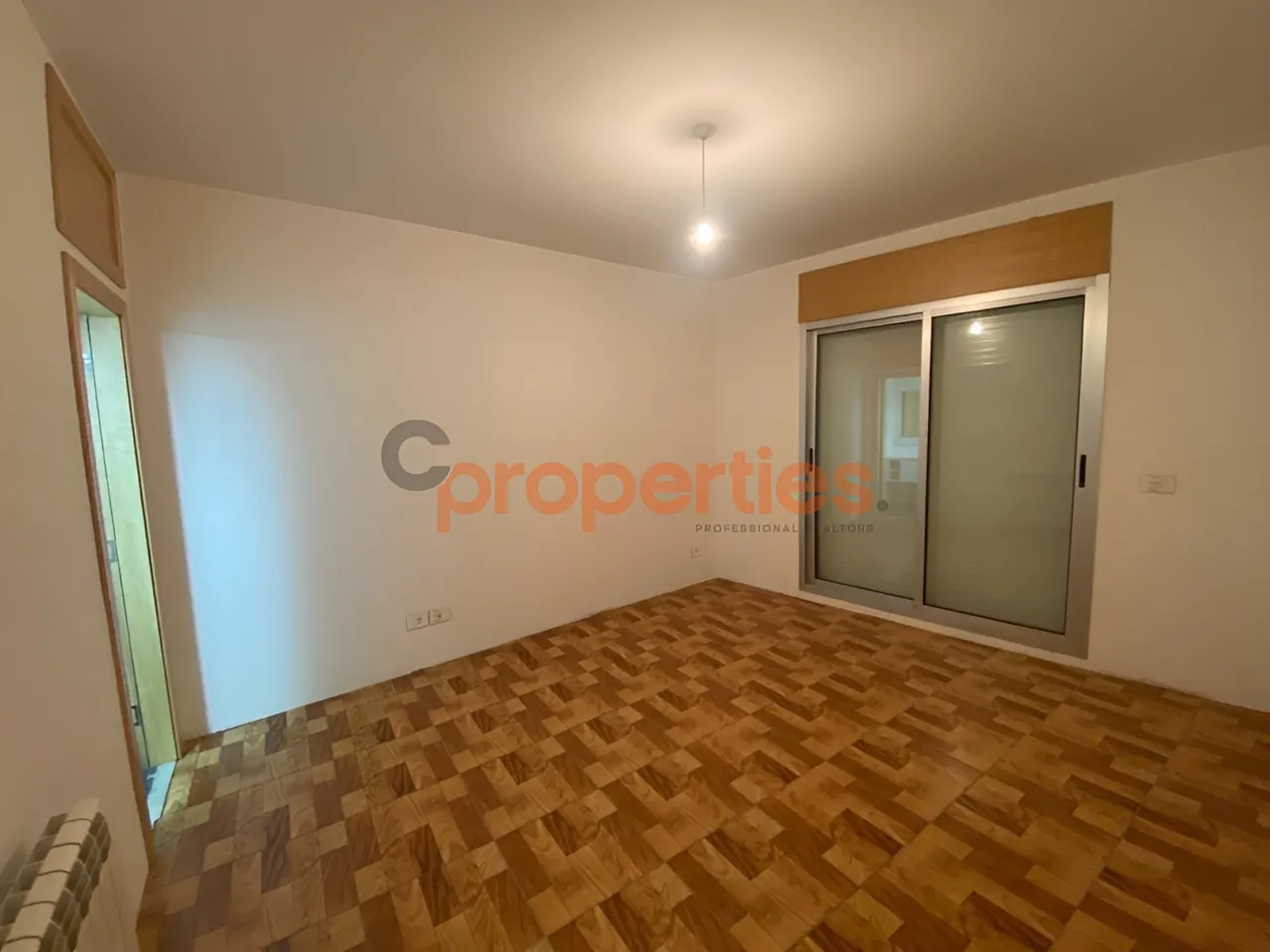 Apartment for Sale in Remeil - 3 bed, 4 bath