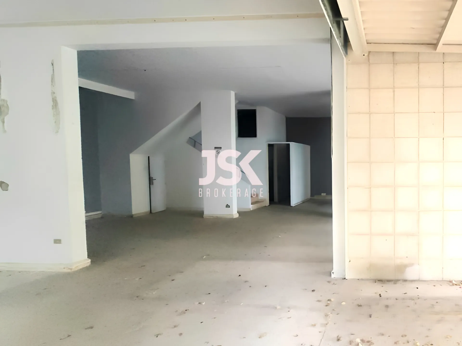 Office for Sale in Sahel Aalma