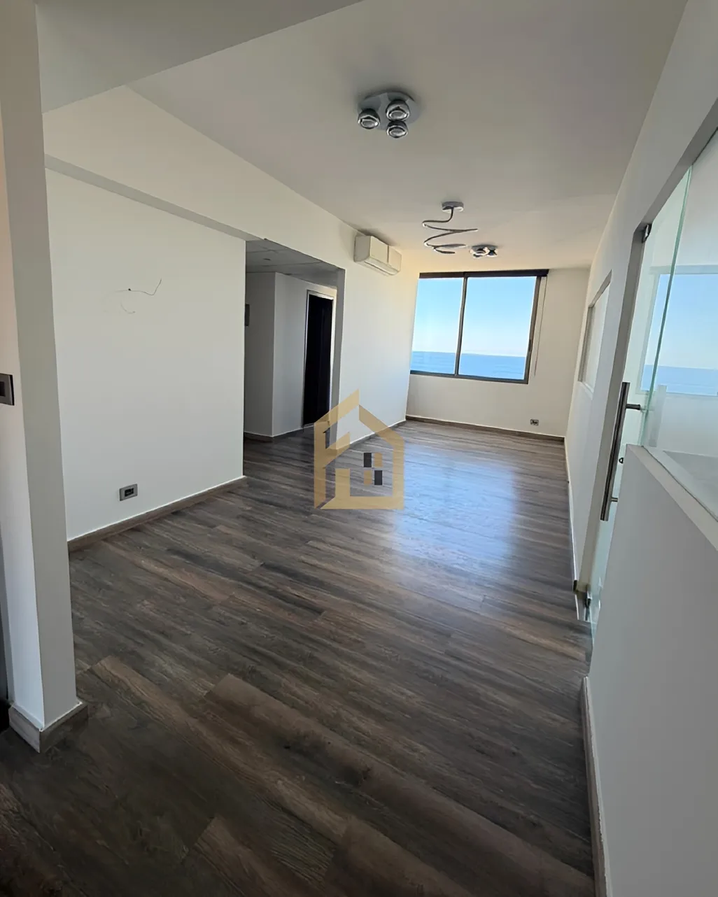 Office for rent in Ain El Mraiseh, Bayrut, Lebanon