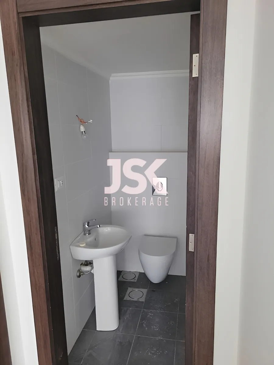 Apartment for Sale in Zikrit, Lebanon - 3 bed, 2 bath