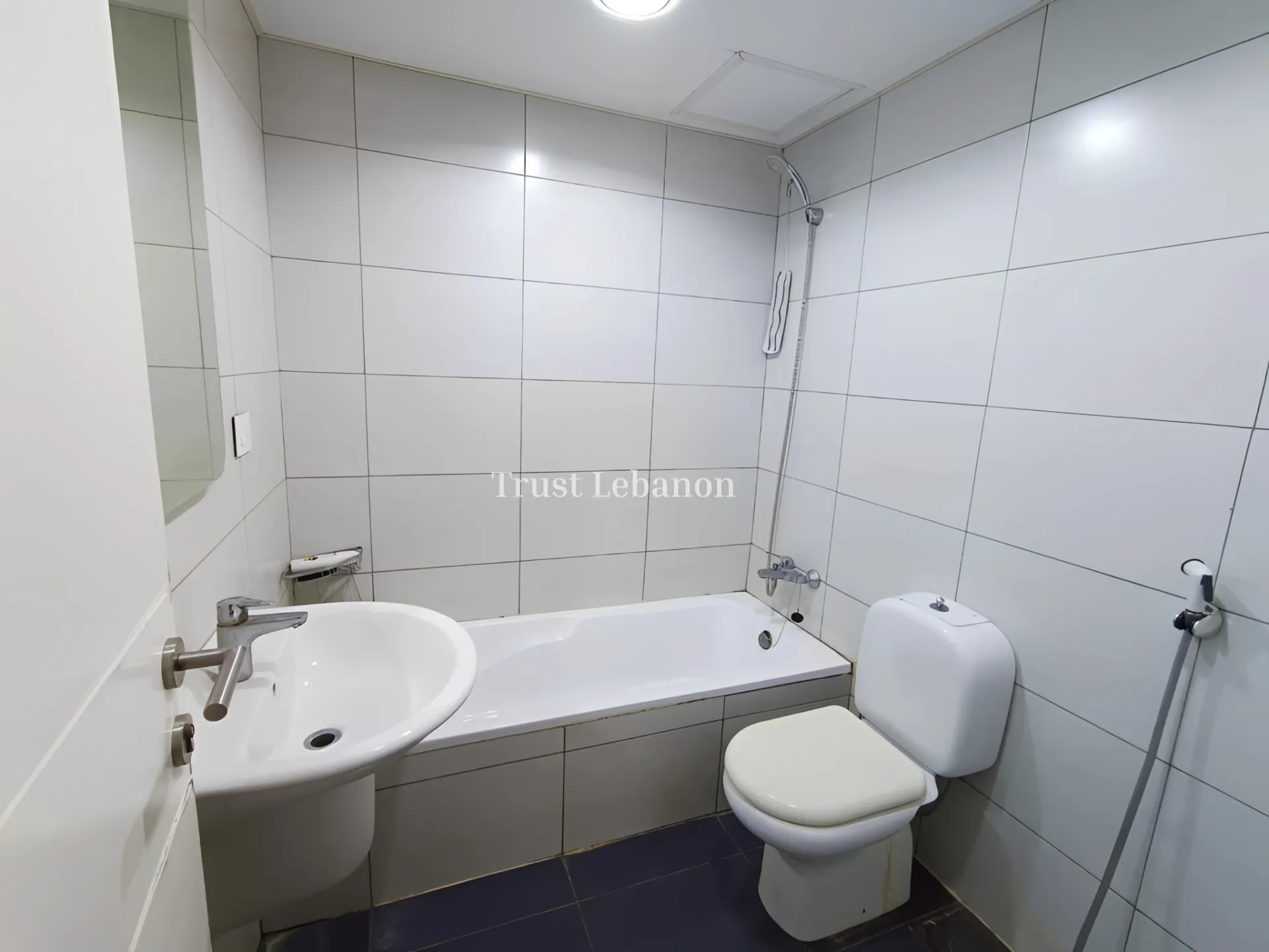 Apartment for sale in Zikrit, Lebanon