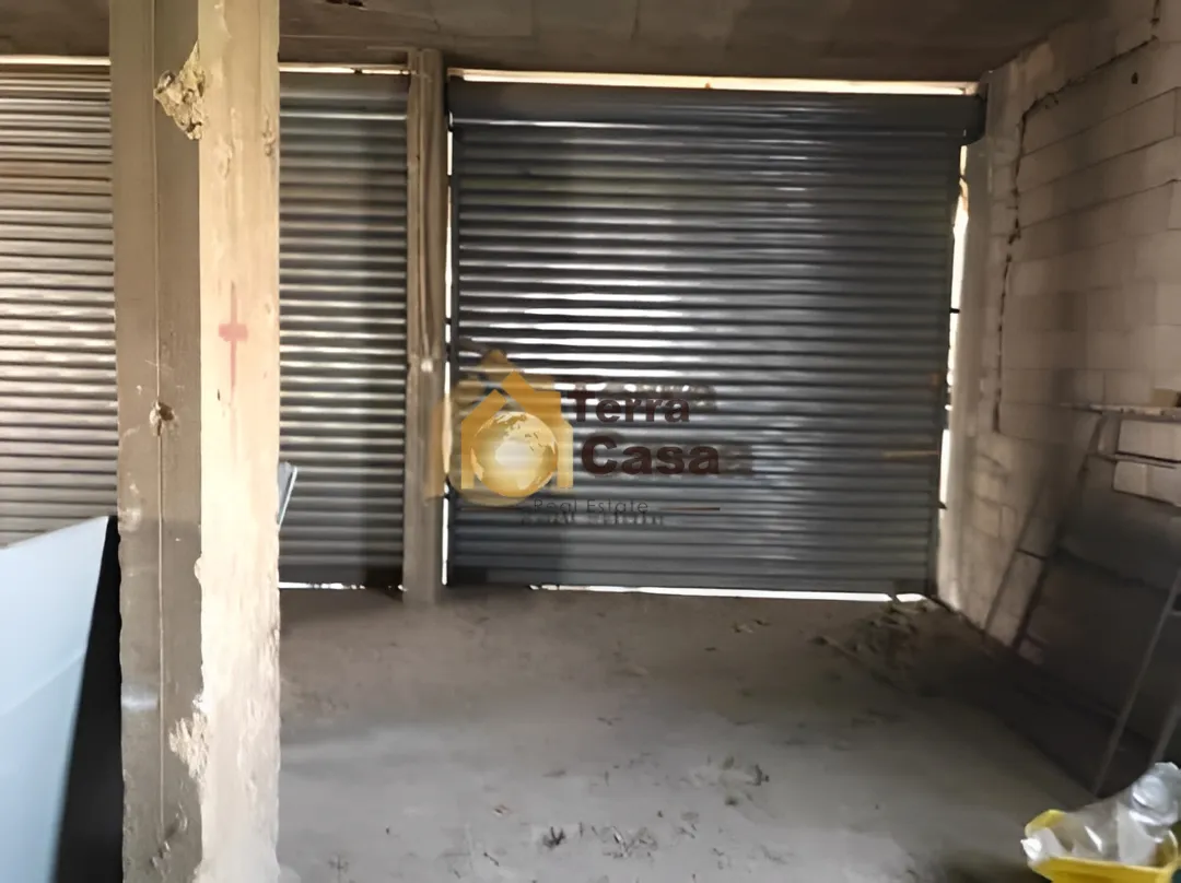 Shop for Rent in Haouch el Omara For Rent
