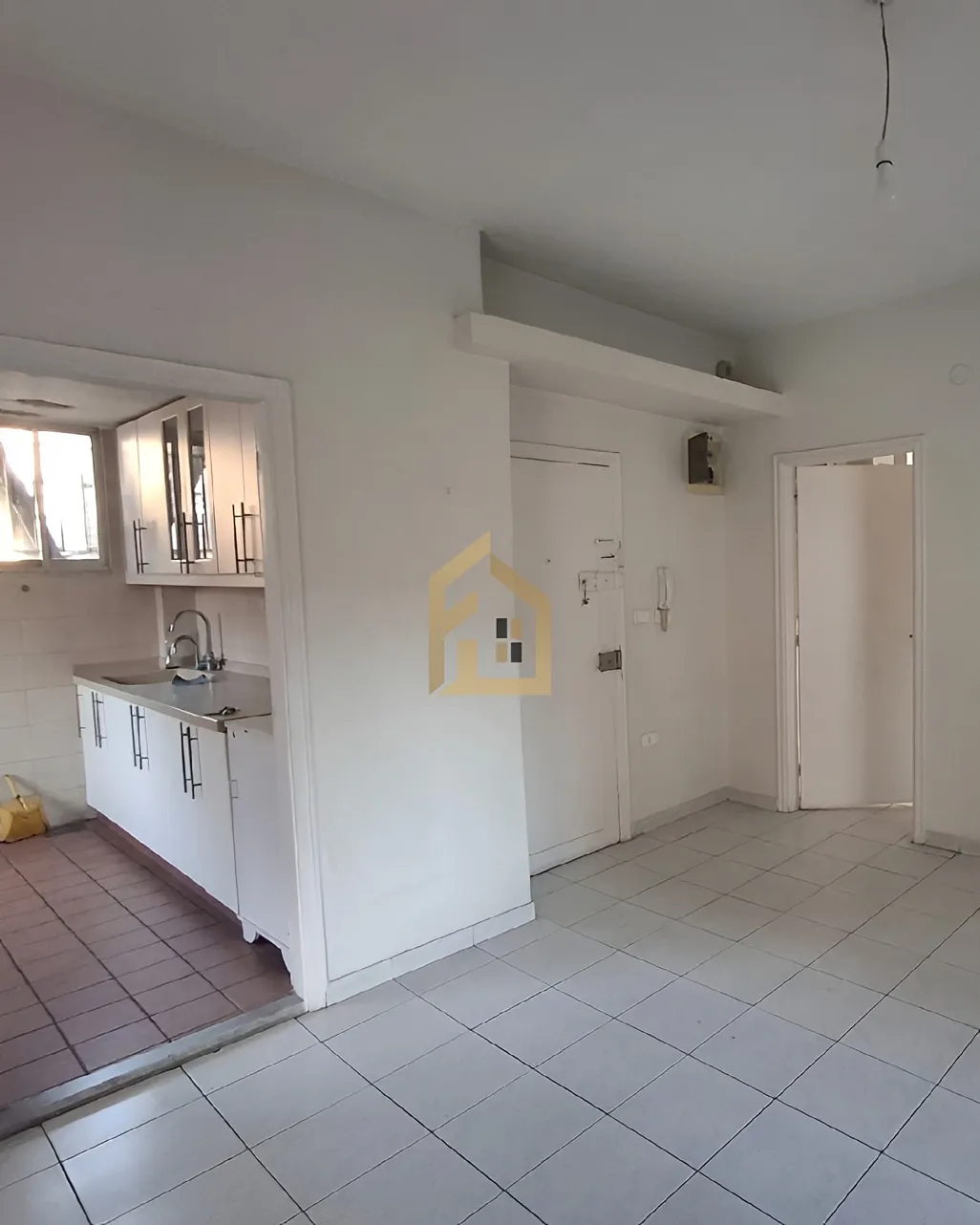 Apartment for sale in Msaytbeh, Beirut, Lebanon - 2 bed, 1 bath