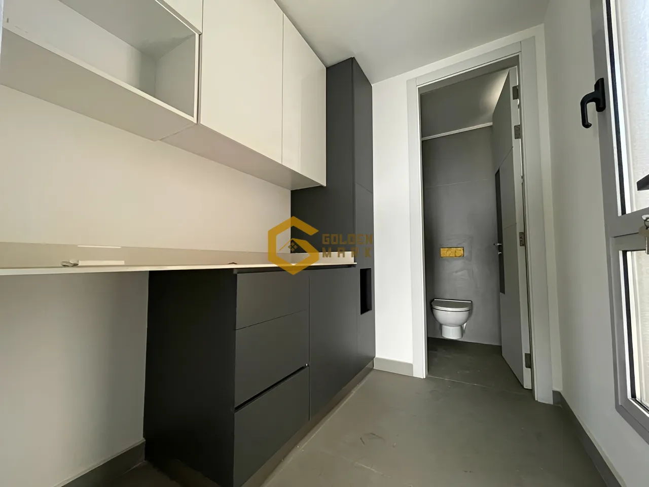 Office for sale in Dbayeh