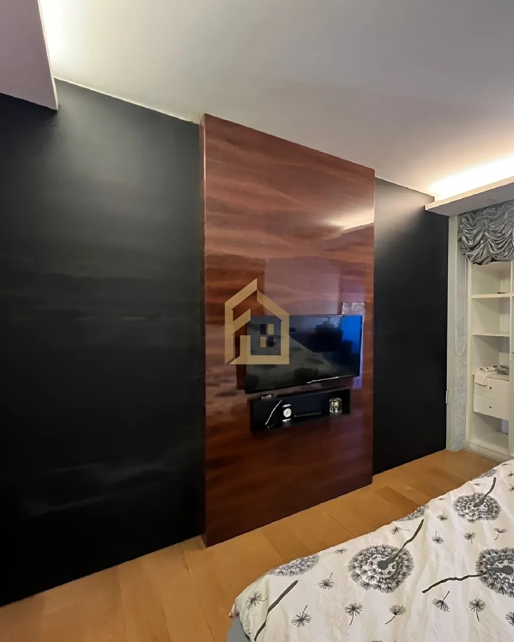 Apartment for sale in Achrafieh, Beirut, Lebanon - 2 bed, 3 bath