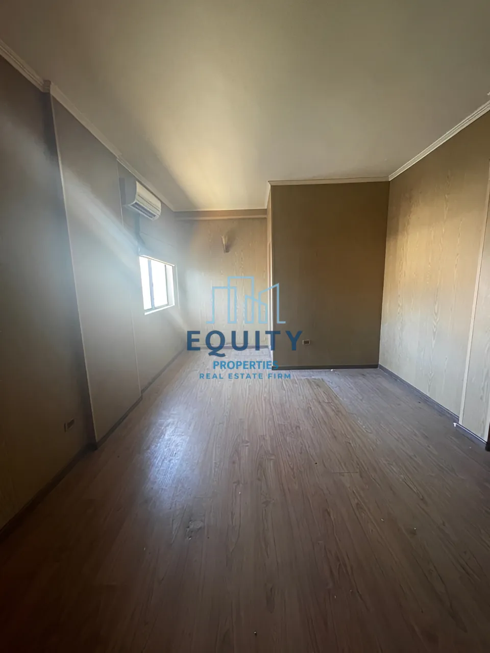 Office for sale in Batroun