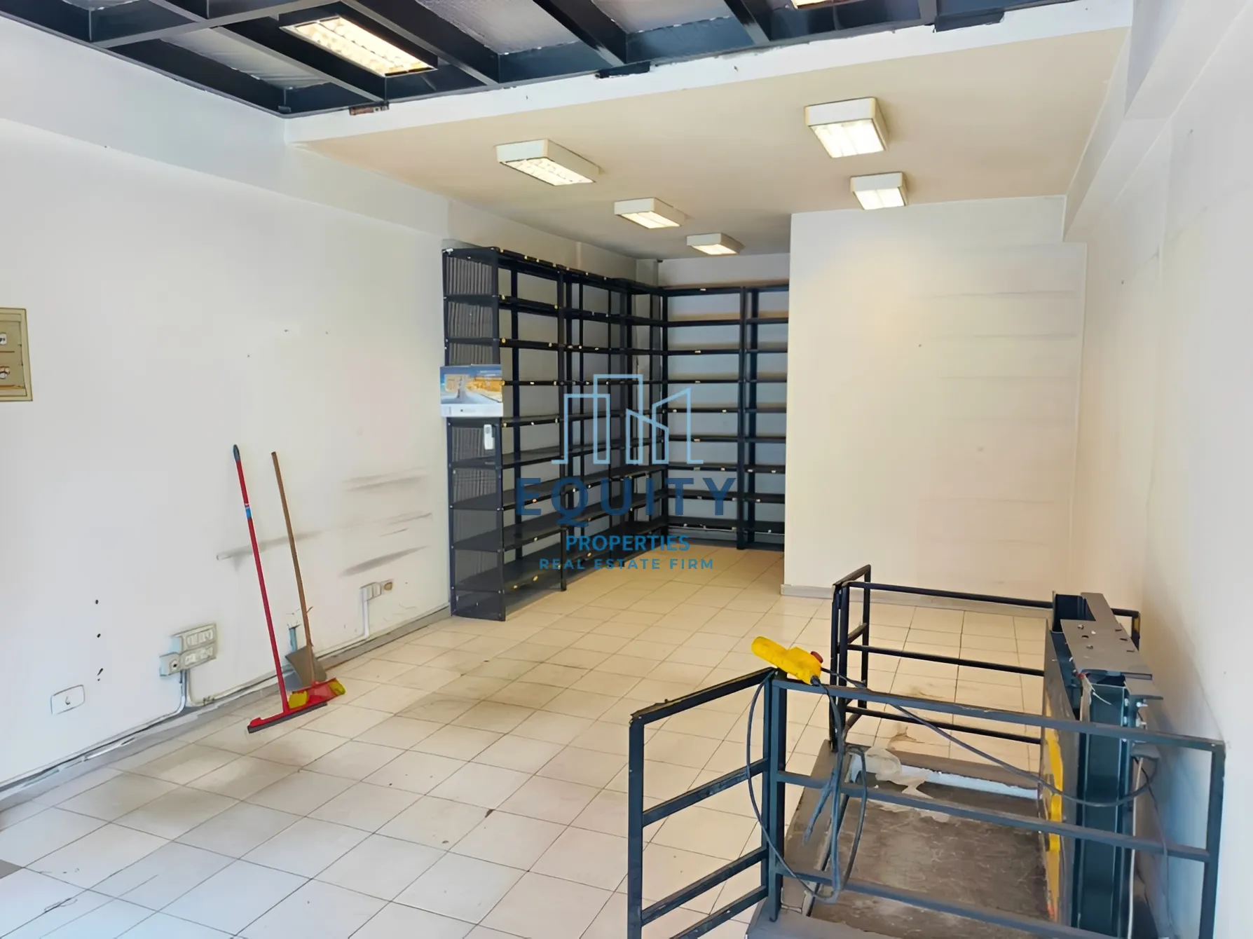 Shop for rent in Jdeideh, Lebanon