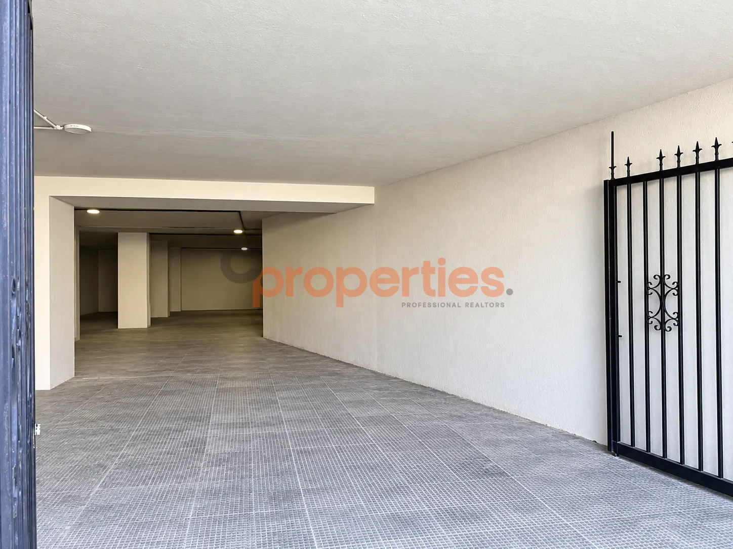 Warehouse for Sale in بيت الكيكو، Lebanon