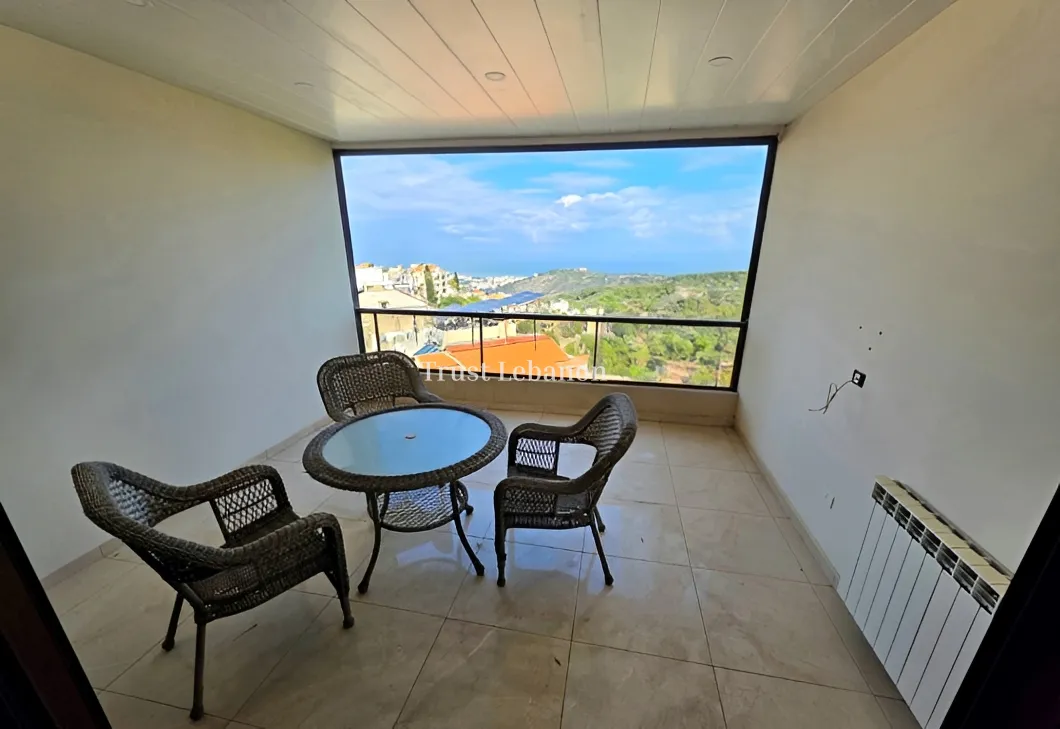 Apartment for sale in Qornet El Hamra, Lebanon - 3 bed, 2 bath