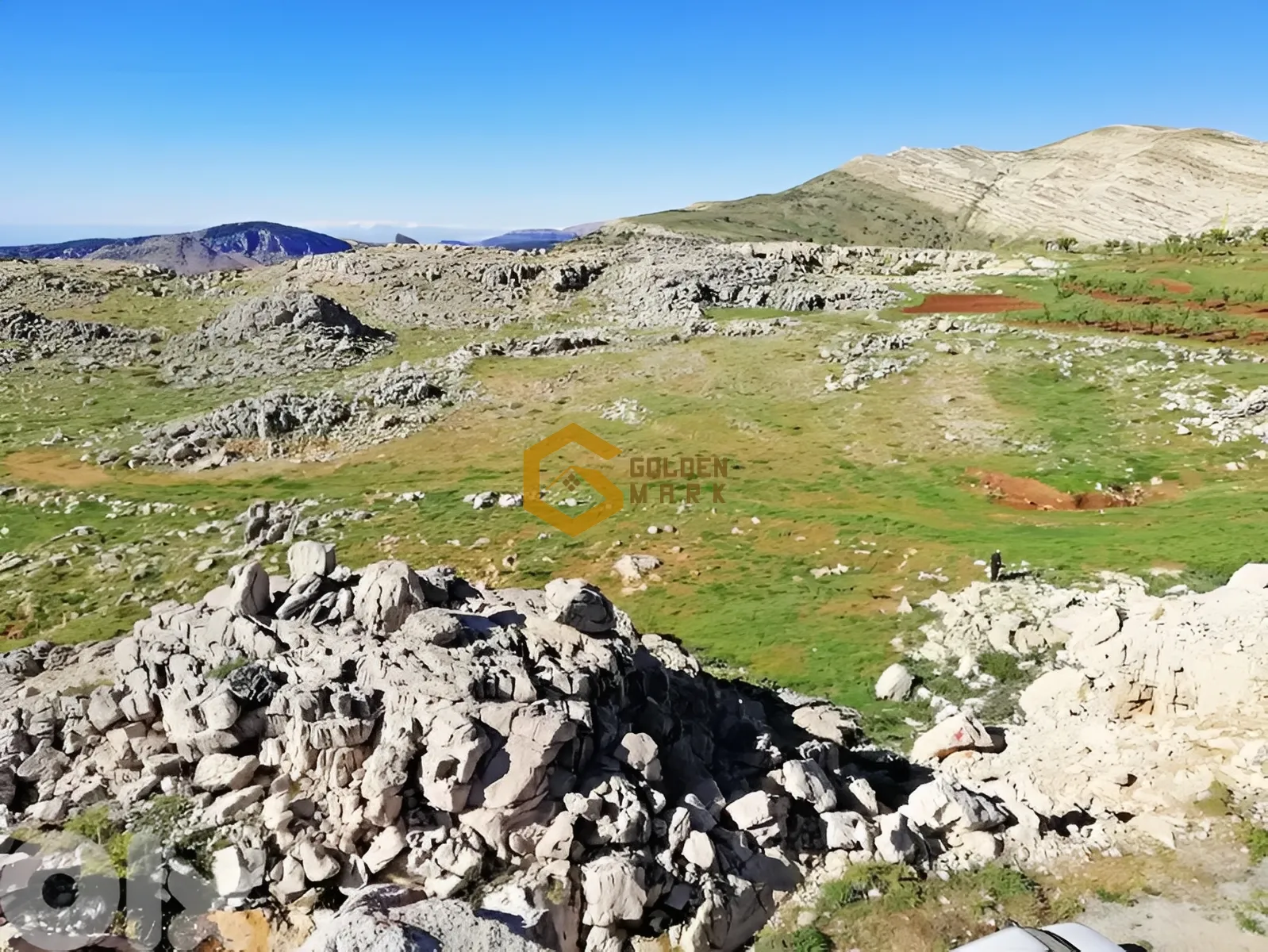 Land for Sale in Laqlouq