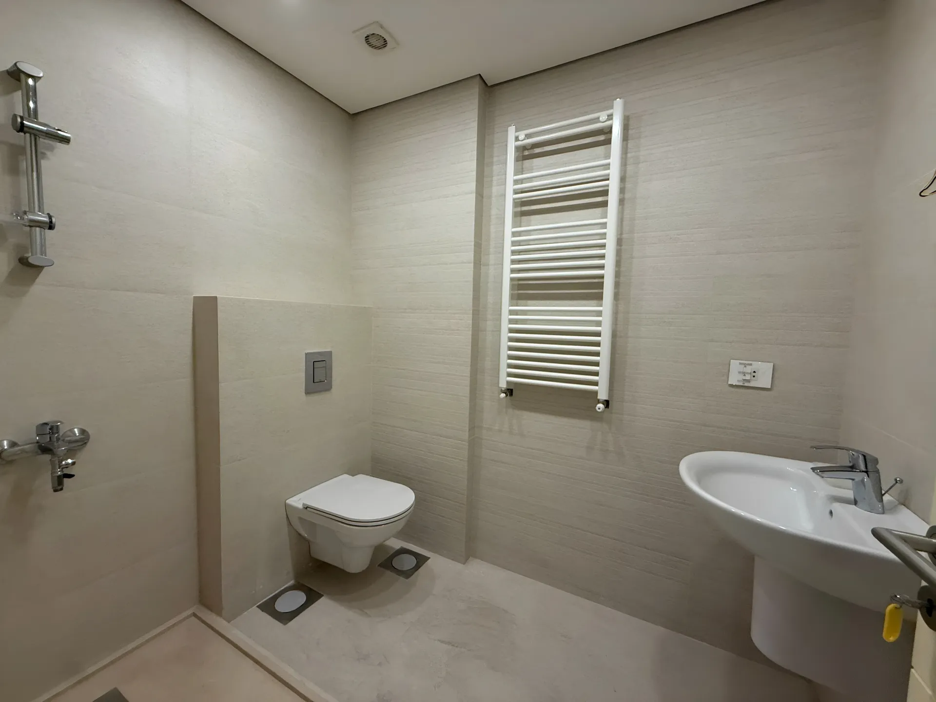 Apartment for Sale in Ballouneh