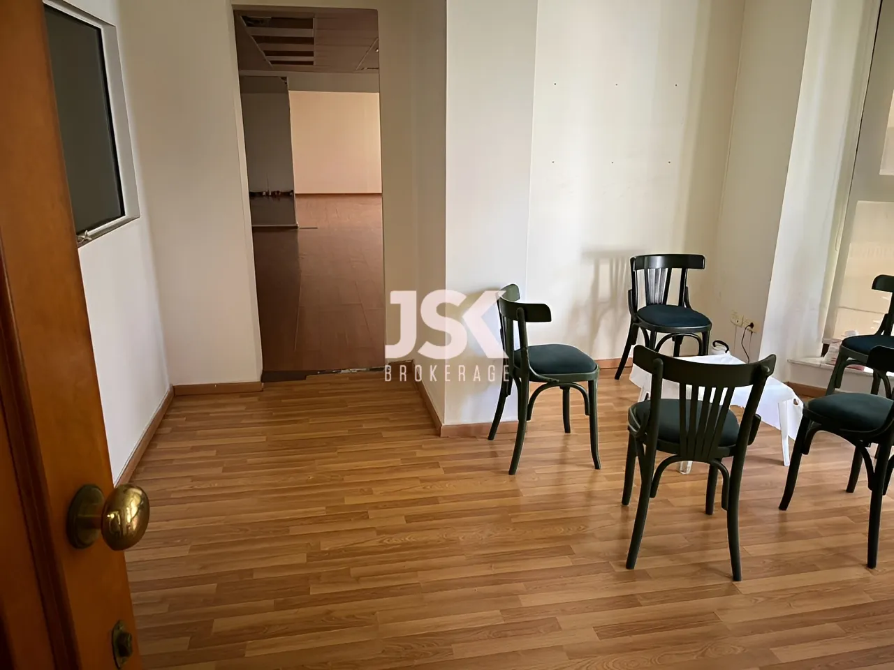 Office for Rent in Ras