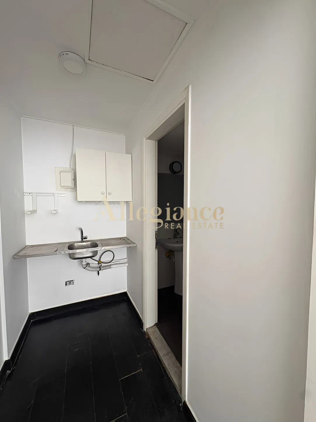 Office for rent in Badaro