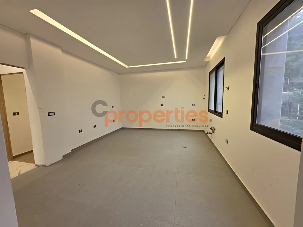 Apartment for Sale in Baabdat - 4 bed, 5 bath