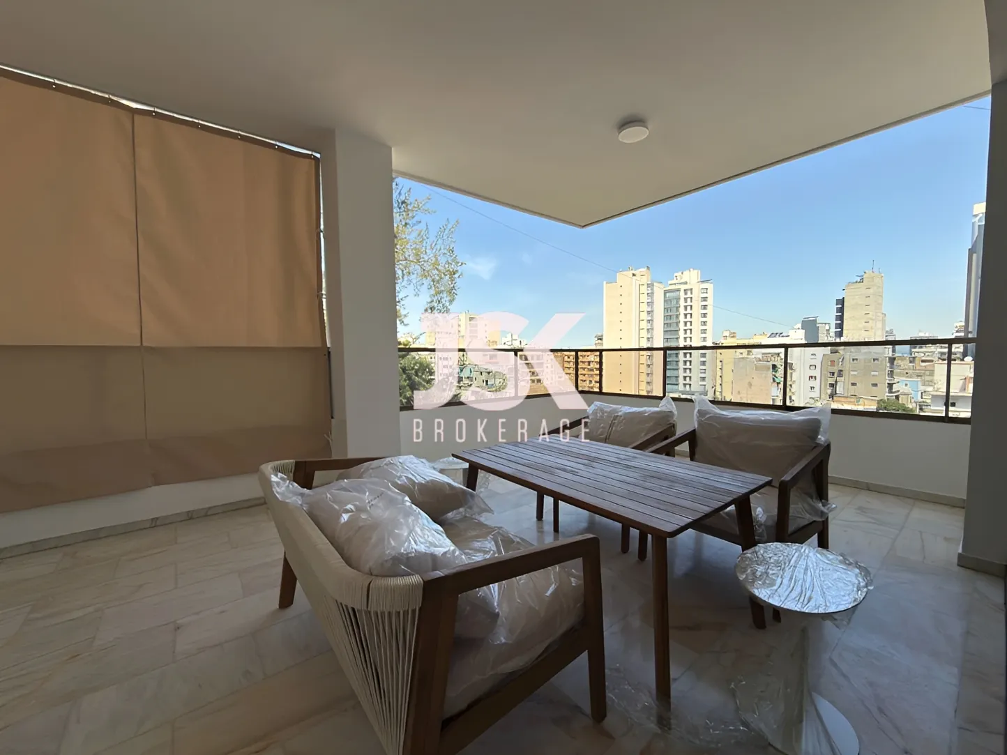 Apartment for rent in Fassouh, Achrafieh, Lebanon - 3 bed, 4 bath