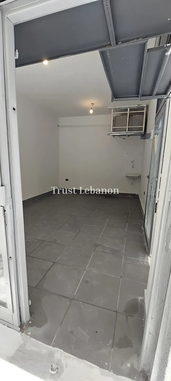 Shop for sale in Ras Al Naba'a, Beirut, Lebanon