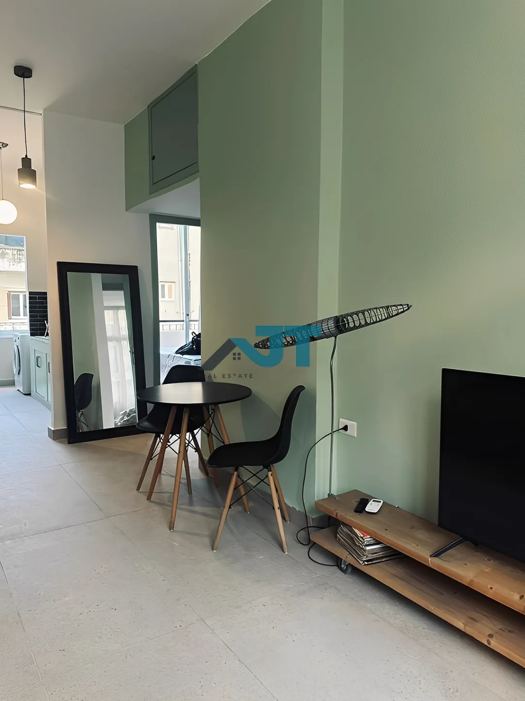 Apartment for Rent in Geitaoui, Achrafieh - 1 bed, 1 bath