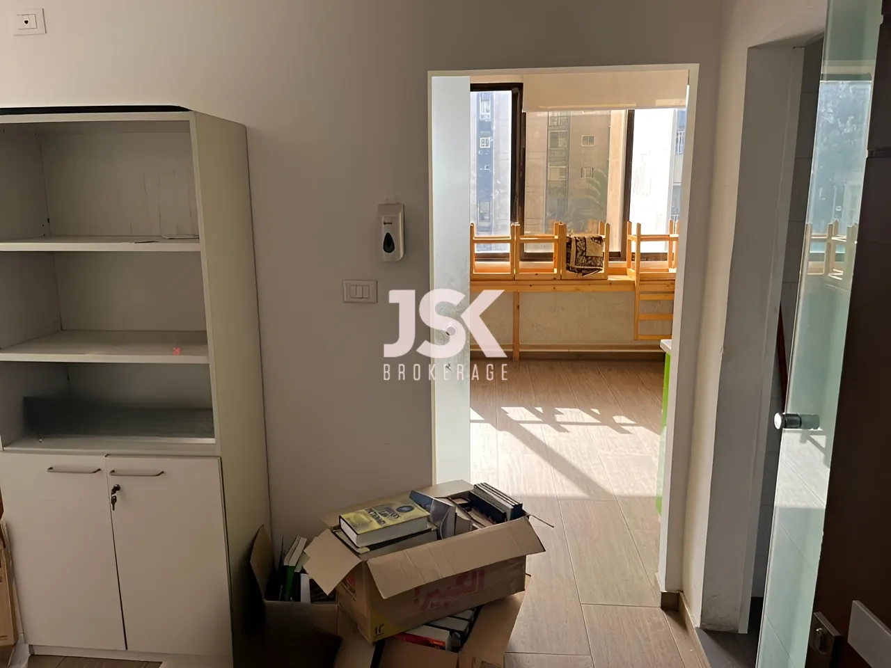 Office for Rent in Ras