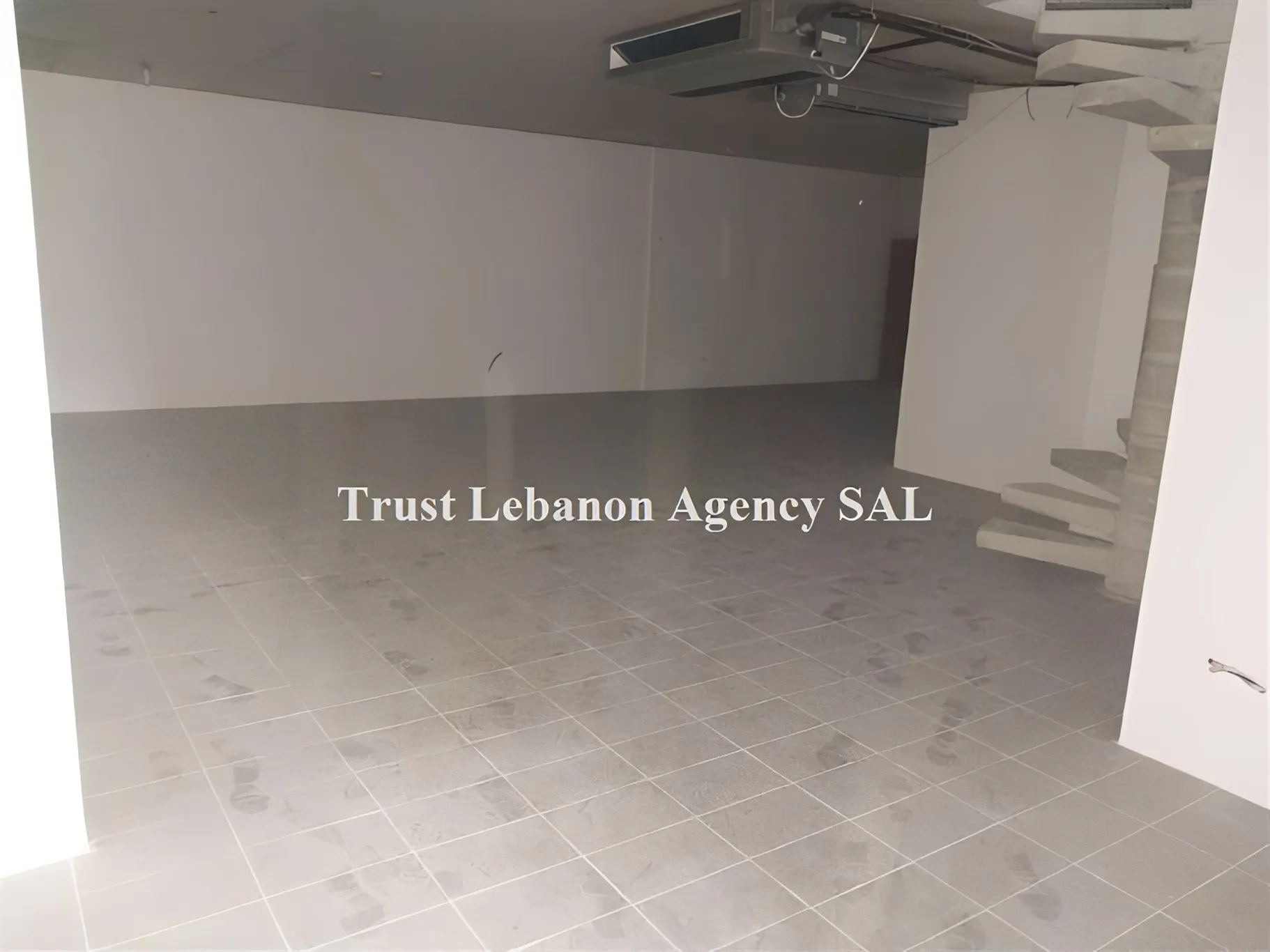 Shop for sale in Baabda, Louaizeh