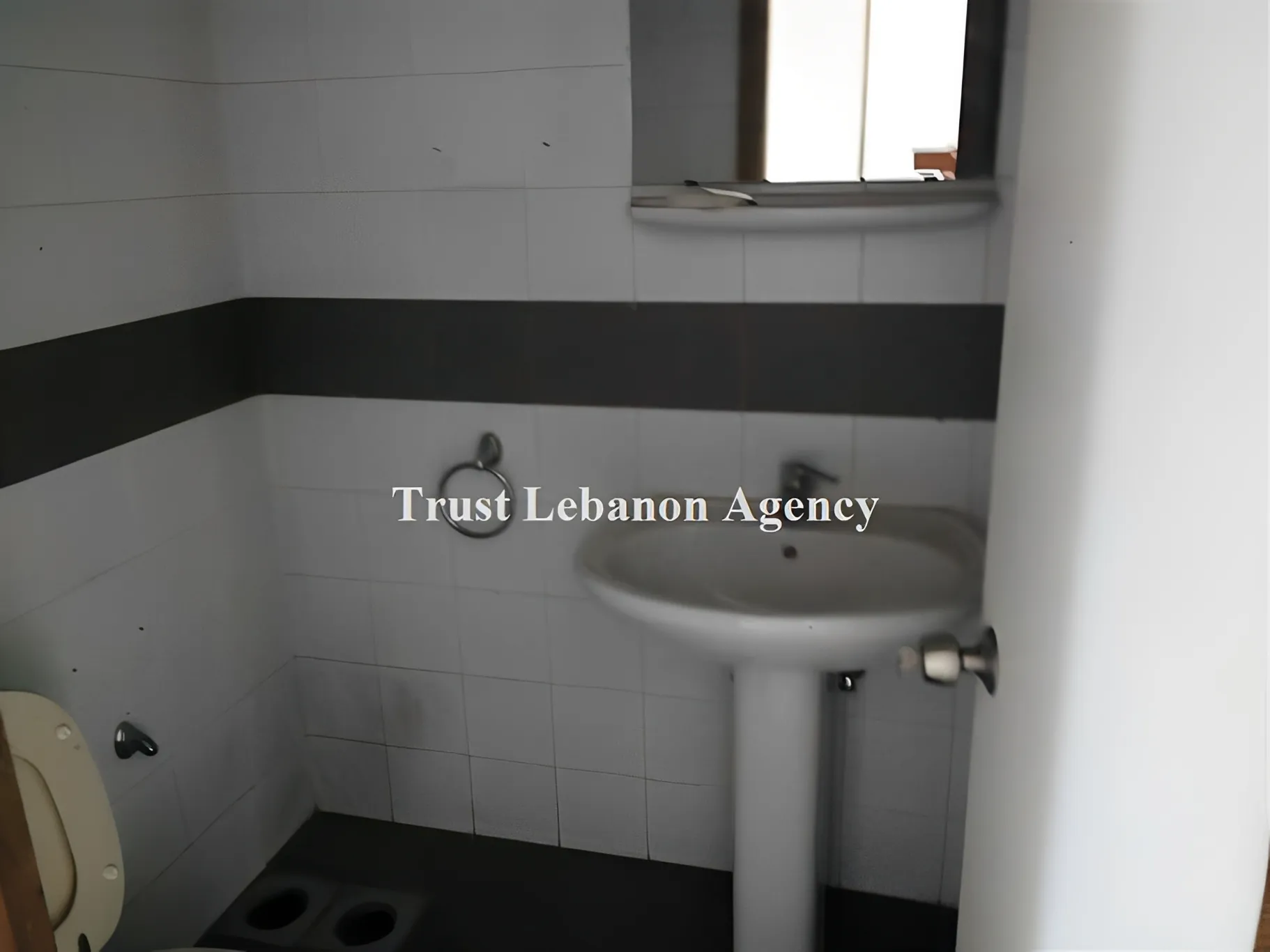 Office for rent in Baabda, Hazmieh