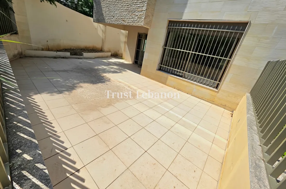 Apartment for sale in Jouret El Ballout, Lebanon - 3 bed, 3 bath