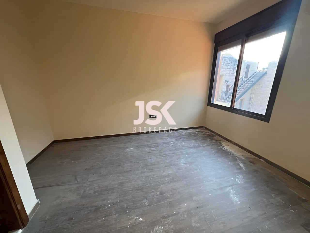 Duplex for Sale in Adma w Dafnah - 5 bed, 2 bath