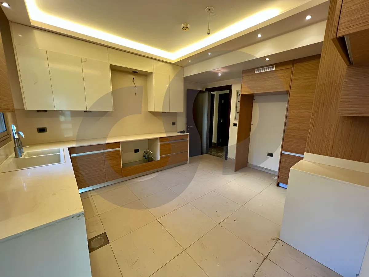 Apartment for Sale in Tallet El Khayyat, Bayrut, Lebanon